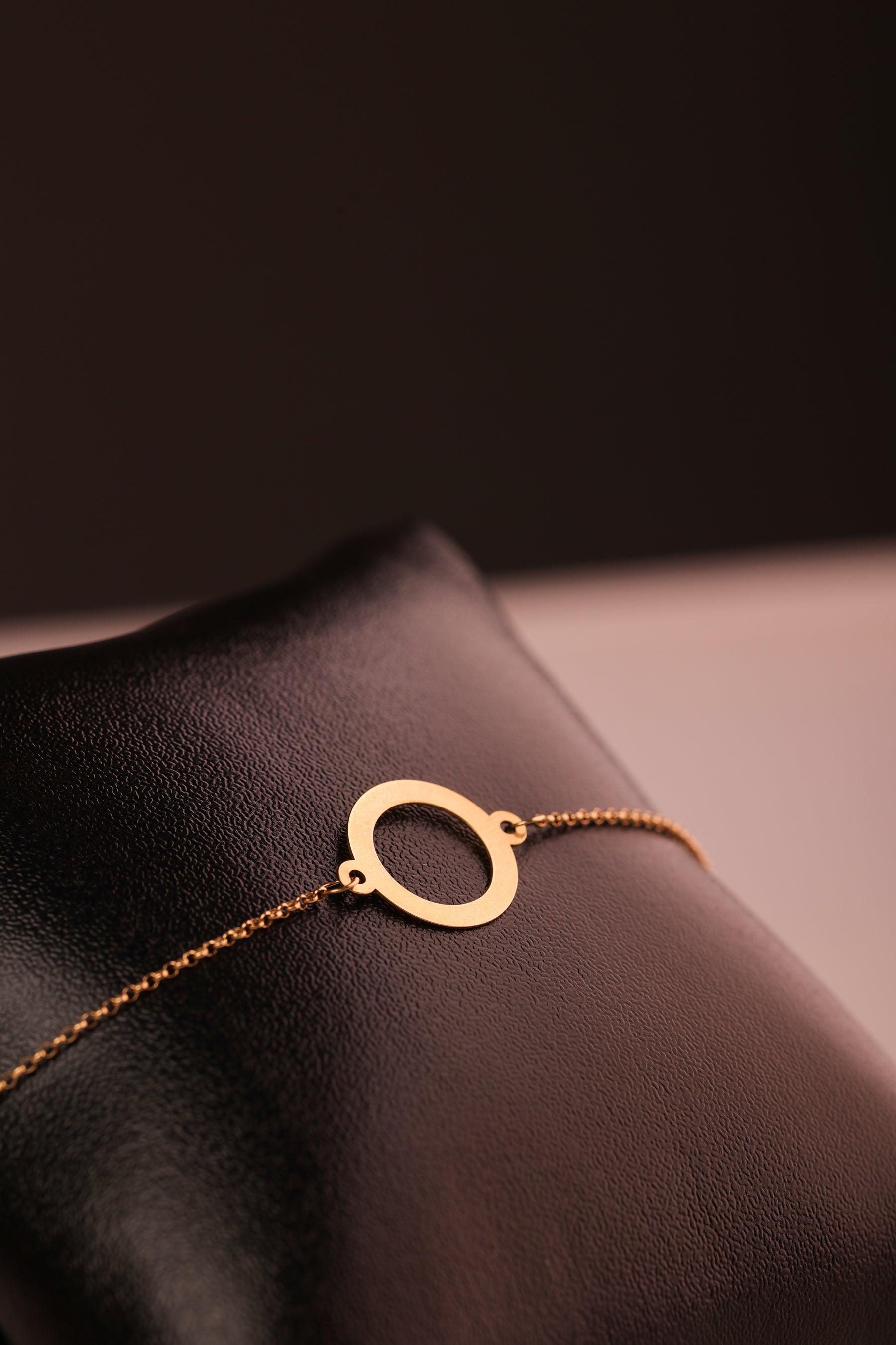 Pulseira Portuguesinha Círculo em Ouro 18K