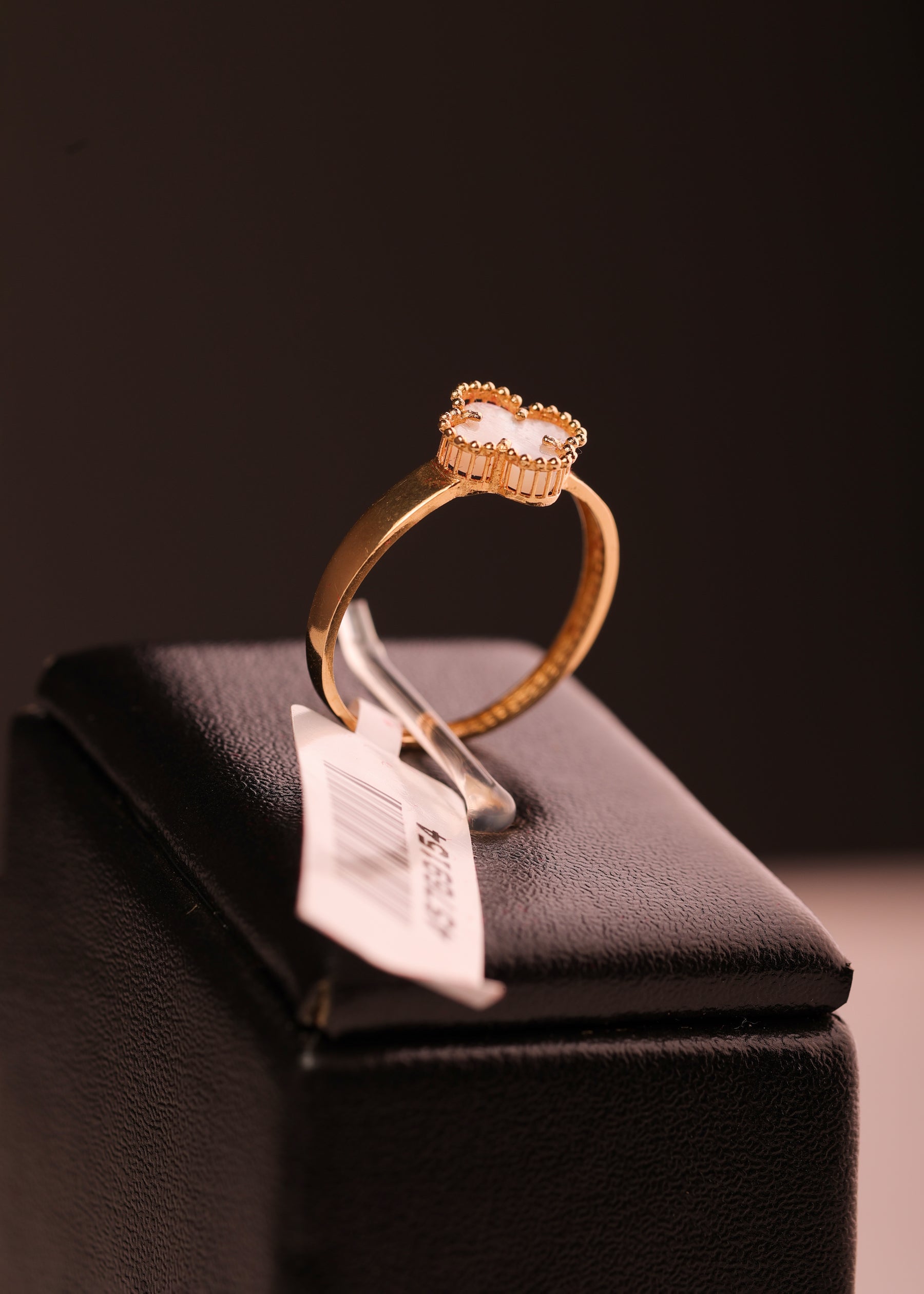 Anel Van Cleef em Ouro 18K com Madrepérola