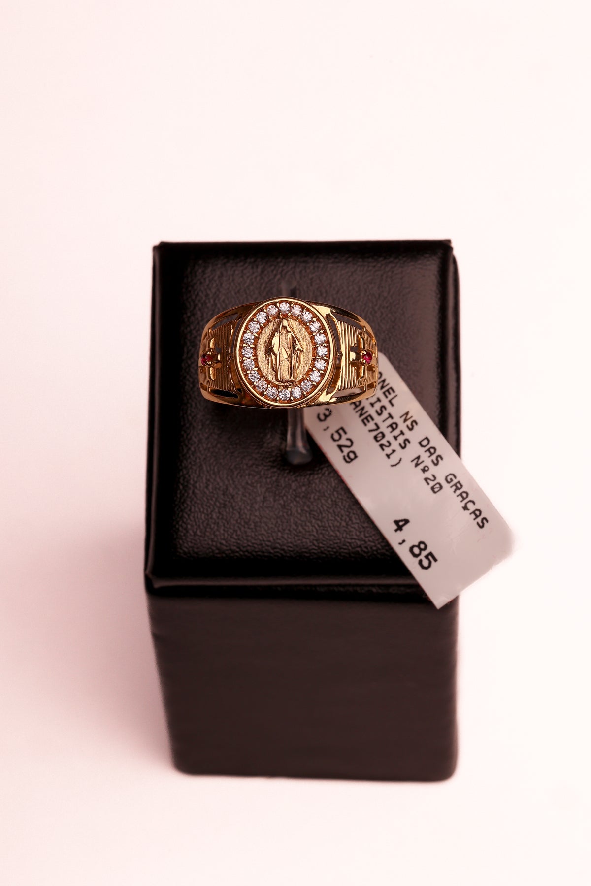 Anel Nossa Senhora das Graças Cristais em Ouro 18K – Joia Premium N° 20 | 3,52 g