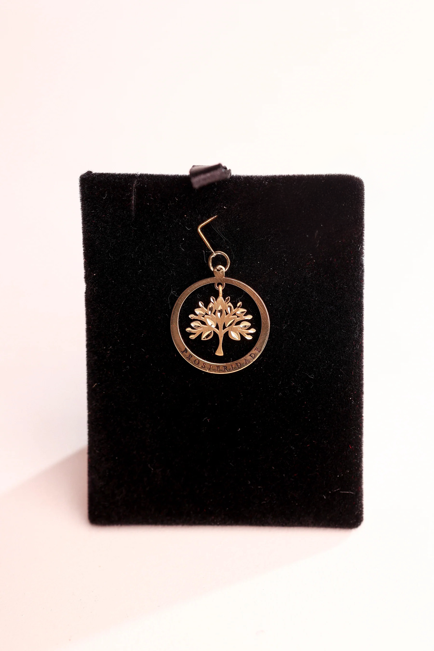 Pingente Árvore da Vida Prosperidade em Ouro 18K – Joia Premium 1,05 g