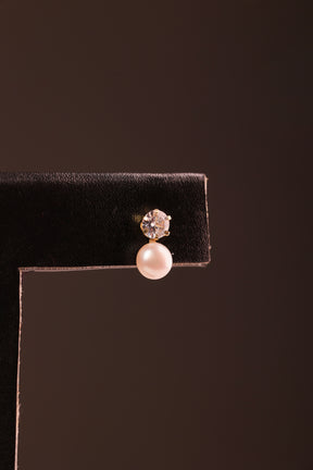 Brinco Cristal e Pérola 5 mm em Ouro 18K