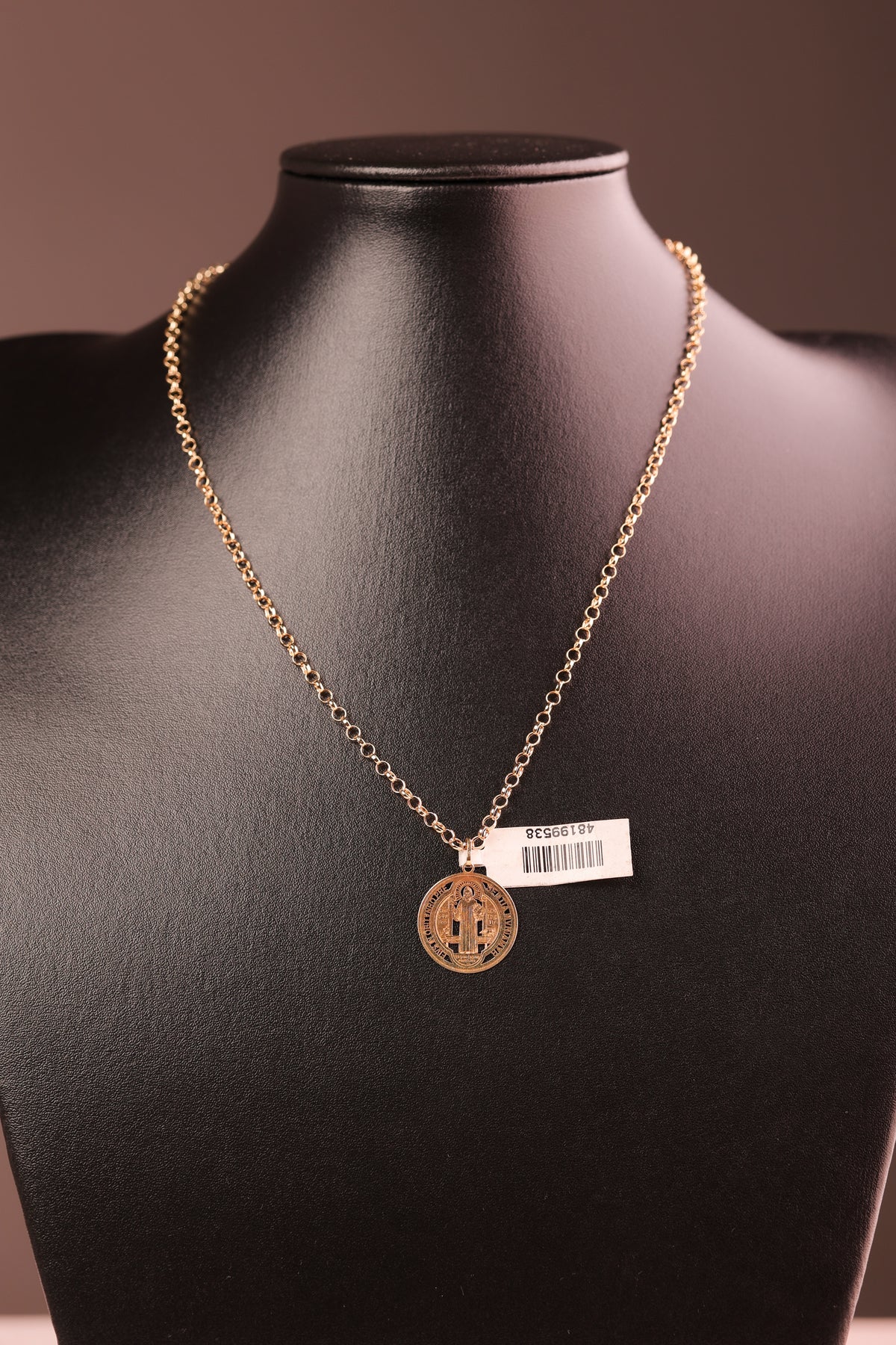 Pingente São Bento Laser em Ouro 18K – Joia Religiosa