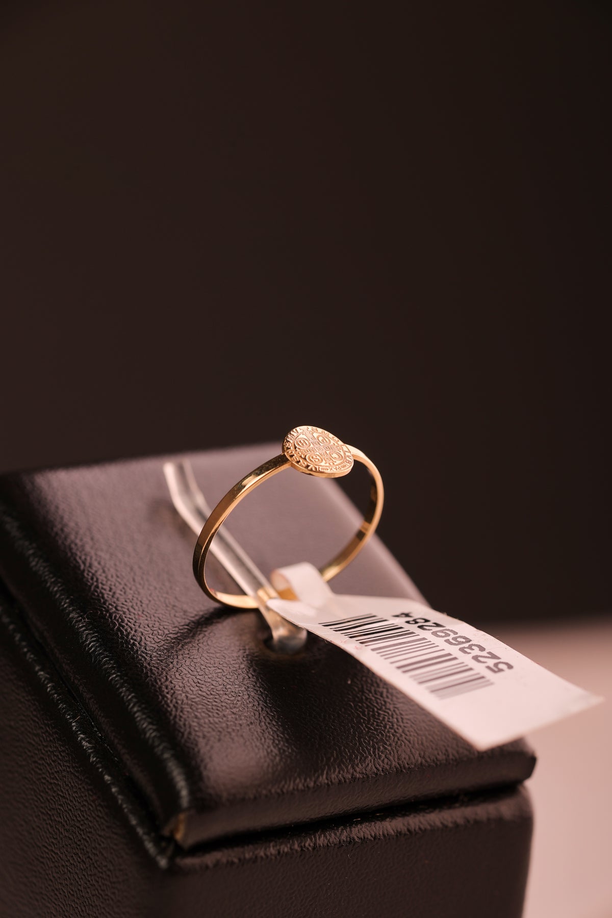 Anel Medalha São Bento em Ouro 18K – Joia Religiosa