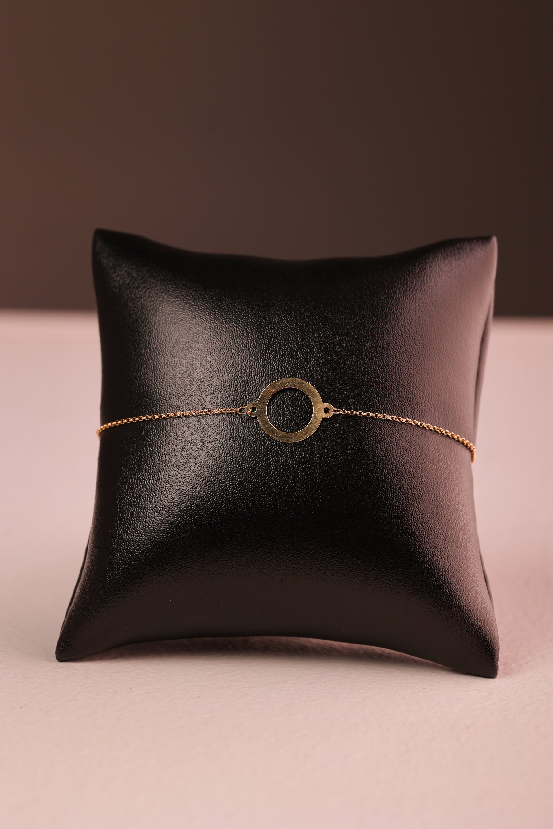 Pulseira Portuguesinha Círculo em Ouro 18K