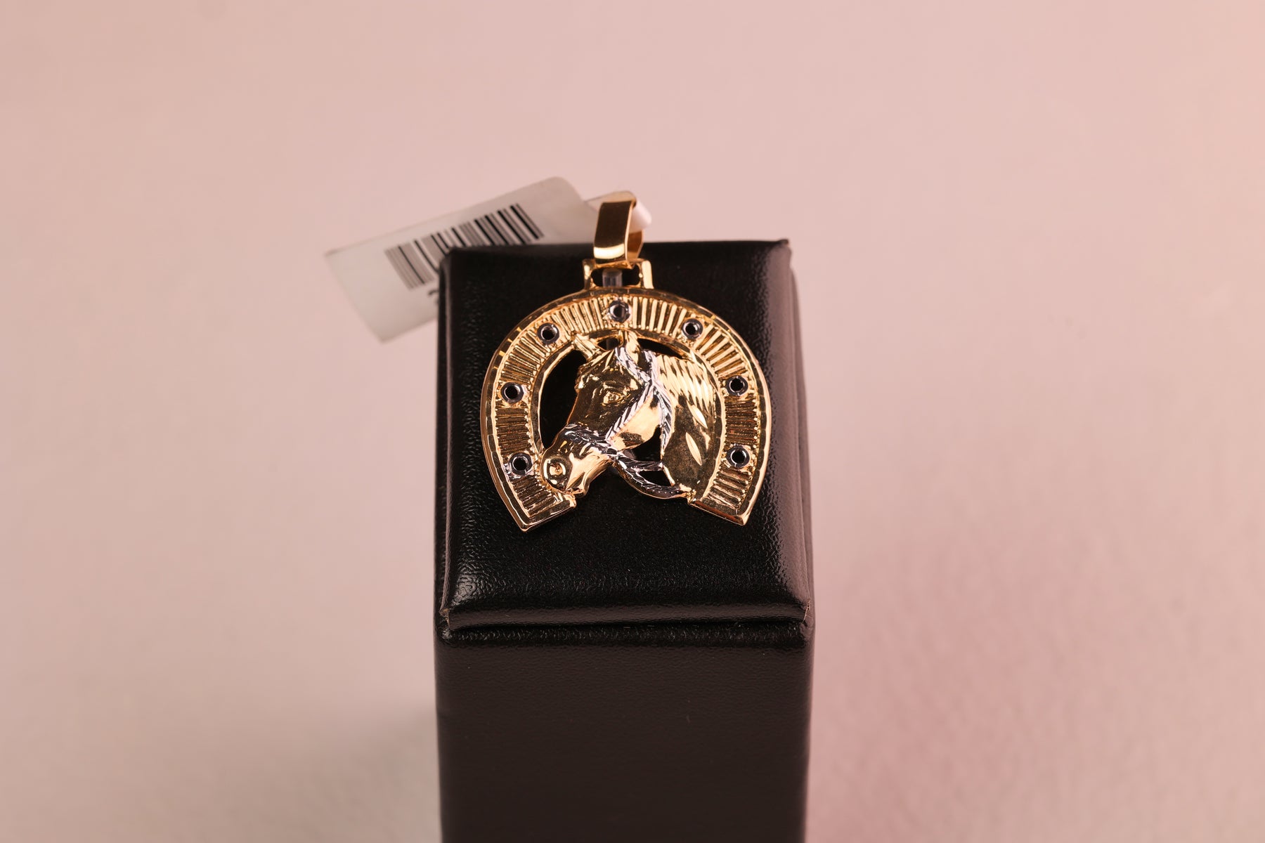 Pingente Ferradura com Cavalo em Ouro 18K