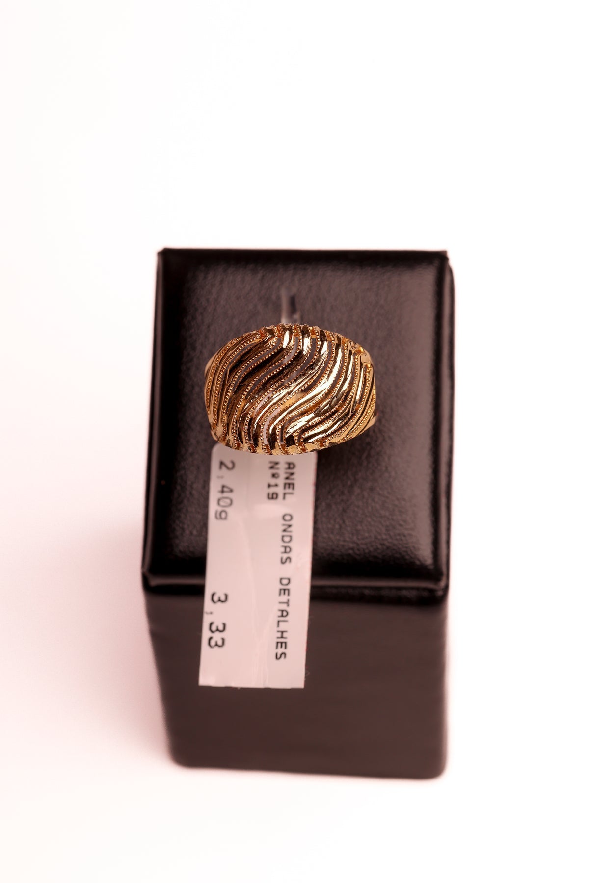 Anel Ondas Detalhes em Ouro 18K – Joia Premium N° 19 | 2,40 g