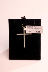 Pingente Cruz com Cristais em Ouro 18K – Joia Premium 1,20 g