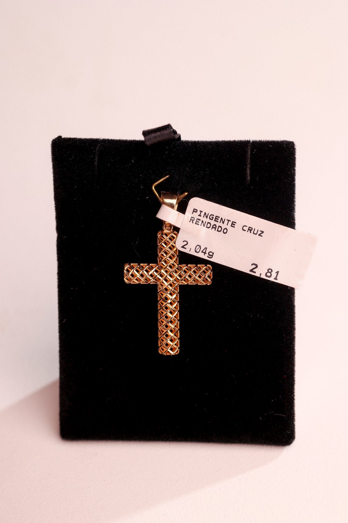 Pingente Cruz Rendado em Ouro 18K – Joia Premium 2,04 g