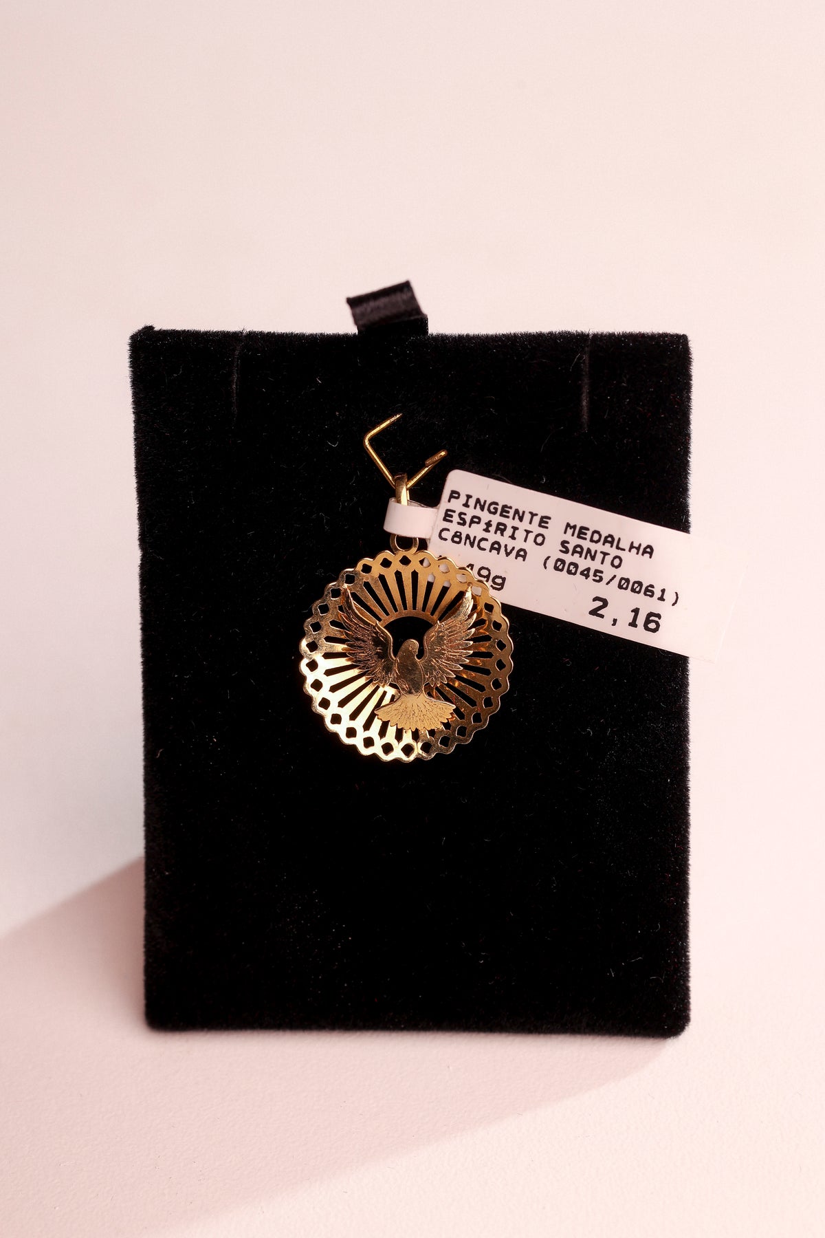 Pingente Medalha Espírito Santo Côncava em Ouro 18K – Joia Premium 1,49 g