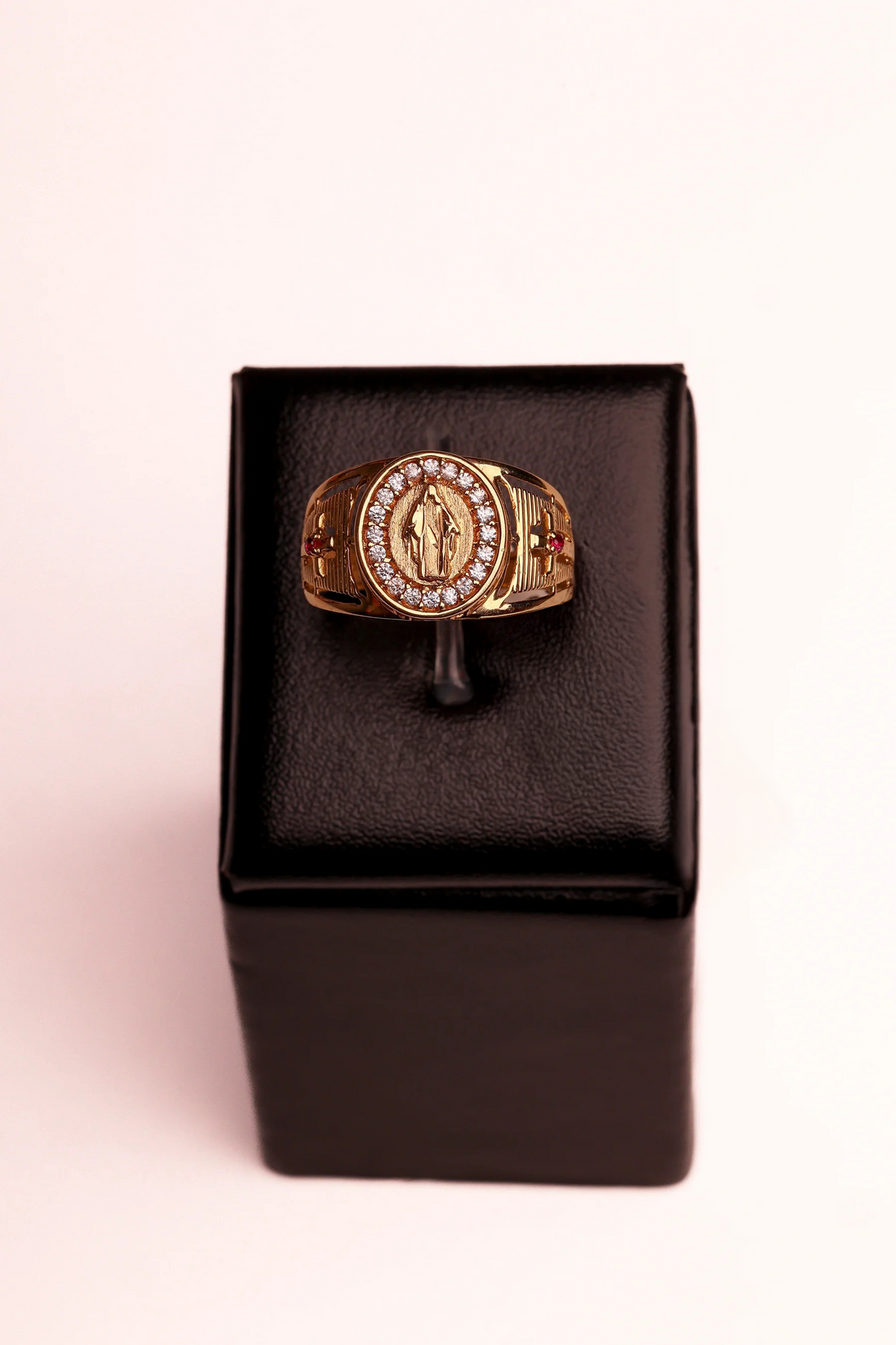 Anel Nossa Senhora das Graças Cristais em Ouro 18K – Joia Premium N° 20 | 3,52 g