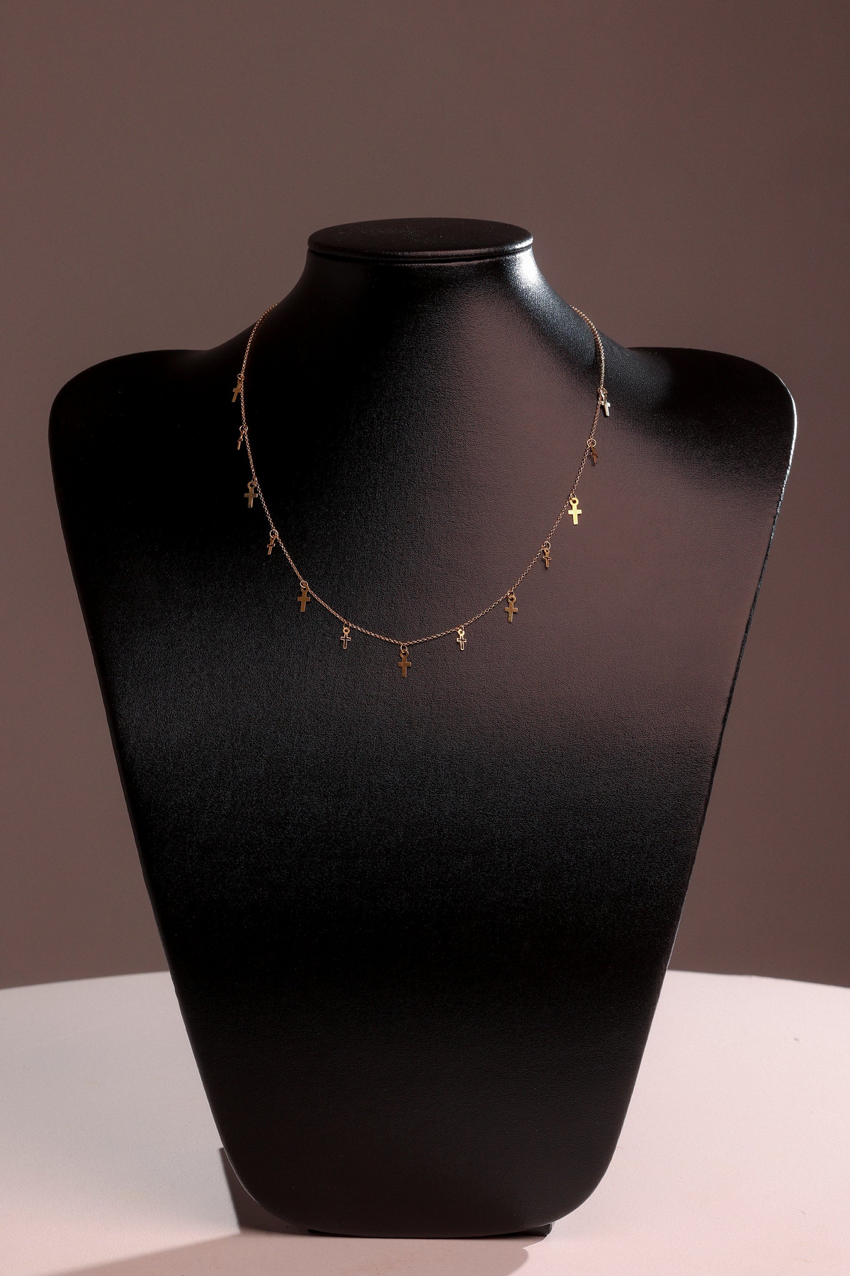 Gargantilha Chocker Berloques Cruz em Ouro 18K – Joia Premium 2,30 g